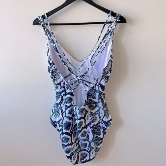 BCBGMAXAZRIA Womens One Piece Swimsuit quick dry bathing suit size 10 - Picture 5 of 11